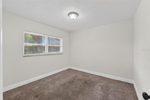 House in Tampa, Florida 3 bedrooms, 92.81 sq.m. № 2235577 - photo 23