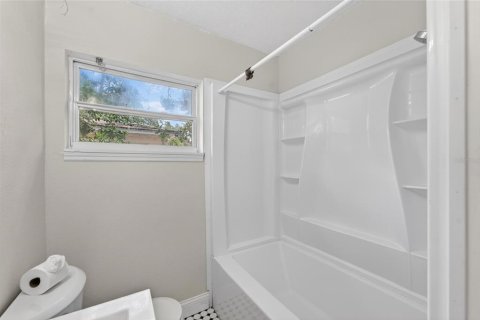 House in Tampa, Florida 3 bedrooms, 92.81 sq.m. № 2235577 - photo 29