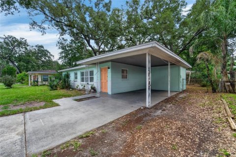 House in Tampa, Florida 3 bedrooms, 92.81 sq.m. № 2235577 - photo 2