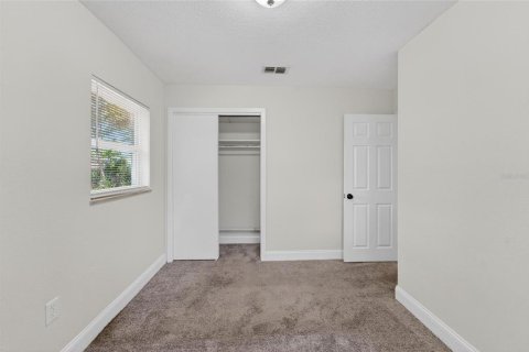 House in Tampa, Florida 3 bedrooms, 92.81 sq.m. № 2235577 - photo 27