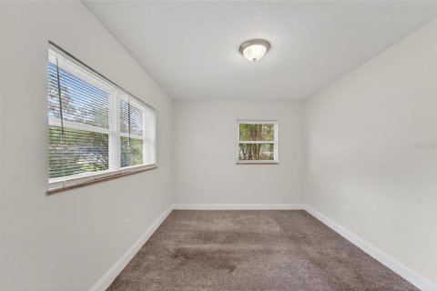 House in Tampa, Florida 3 bedrooms, 92.81 sq.m. № 2235577 - photo 20