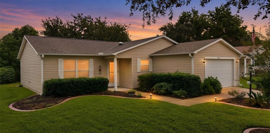 Villa ou maison à The Villages, Floride 3 chambres, 115.2 m2 № 2406298