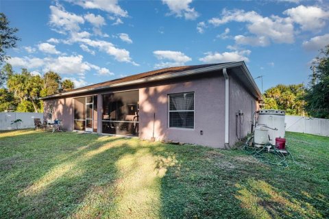 Villa ou maison à vendre à Port Charlotte, Floride: 4 chambres, 209.49 m2 № 2136246 - photo 30