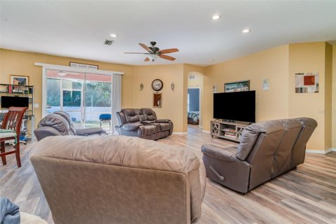 Villa ou maison à vendre à Port Charlotte, Floride: 4 chambres, 209.49 m2 № 2136246 - photo 5