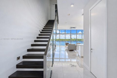 Adosado en venta en Hollywood, Florida, 3 dormitorios, 299.15 m2 № 2043572 - foto 7
