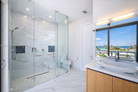 Adosado en venta en Hollywood, Florida, 3 dormitorios, 299.15 m2 № 2043572 - foto 17