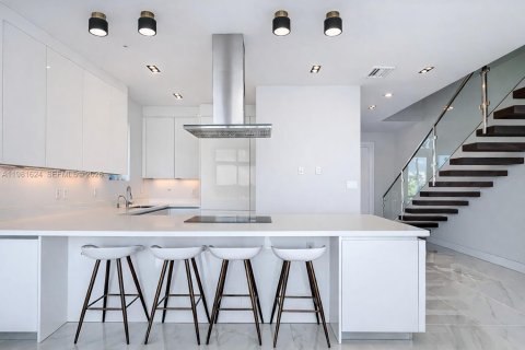 Adosado en venta en Hollywood, Florida, 3 dormitorios, 299.15 m2 № 2043572 - foto 5