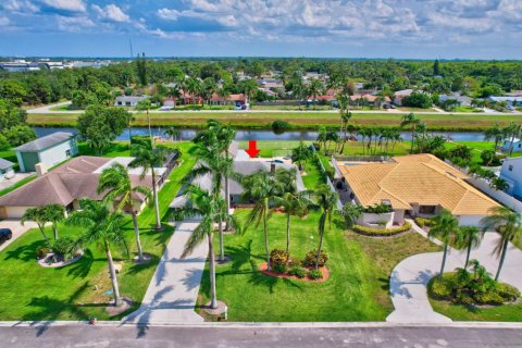 Casa en venta en Boynton Beach, Florida, 3 dormitorios, 261.61 m2 № 1183701 - foto 1