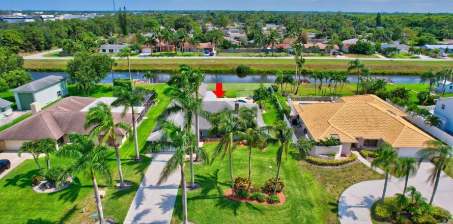 Casa en Boynton Beach, Florida 3 dormitorios, 261.61 m2 № 1183701