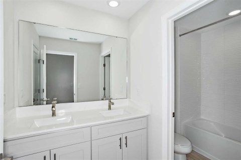 House in San Antonio, Florida 5 bedrooms, 282.52 sq.m. № 1677076 - photo 21