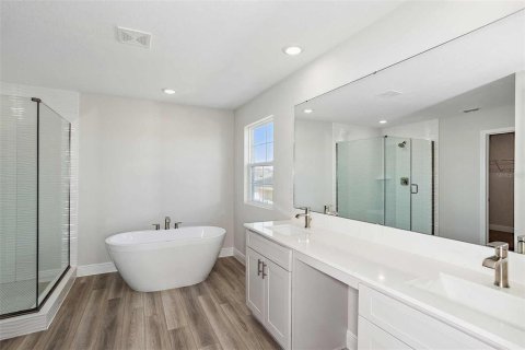 House in San Antonio, Florida 5 bedrooms, 282.52 sq.m. № 1677076 - photo 19