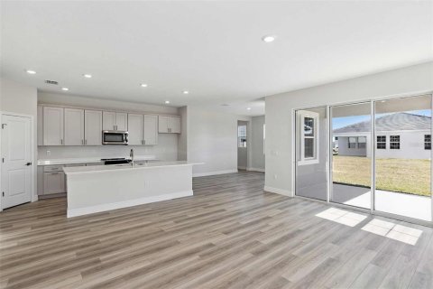 House in San Antonio, Florida 5 bedrooms, 282.52 sq.m. № 1677076 - photo 7