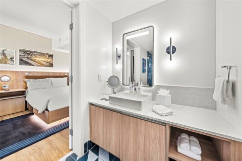 Condo in Miami, Florida, 2 bedrooms  № 2182007 - photo 9