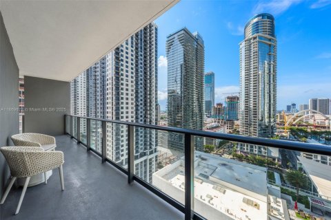 Condo in Miami, Florida, 2 bedrooms  № 2182007 - photo 17