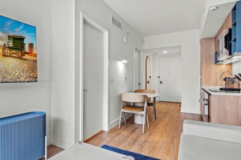 Condo in Miami, Florida, 2 bedrooms  № 2182007 - photo 20