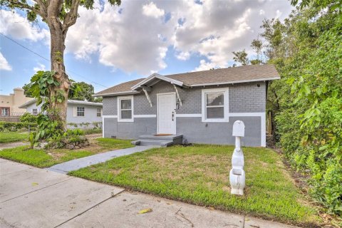 Casa en alquiler en Miami, Florida, 2 dormitorios, 66.89 m2 № 2079398 - foto 4