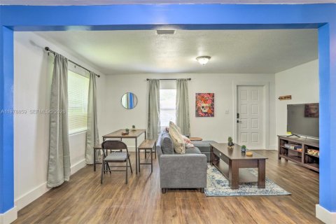 Villa ou maison à Miami, Floride 2 chambres, 66.89 m2 № 2079398