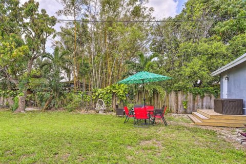 Casa en alquiler en Miami, Florida, 2 dormitorios, 66.89 m2 № 2079398 - foto 17