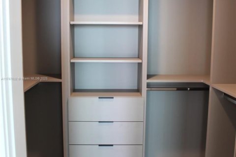 Copropriété à vendre à Miami, Floride: 2 chambres, 111.3 m2 № 1710918 - photo 6