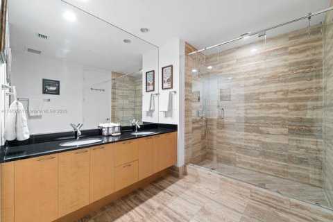 Condominio en venta en Sunny Isles Beach, Florida, 2 dormitorios, 133.31 m2 № 1980009 - foto 22