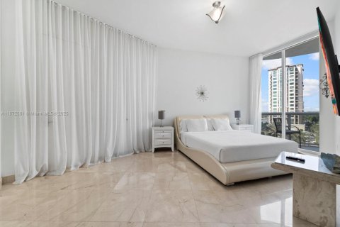 Condominio en venta en Sunny Isles Beach, Florida, 2 dormitorios, 133.31 m2 № 1980009 - foto 19