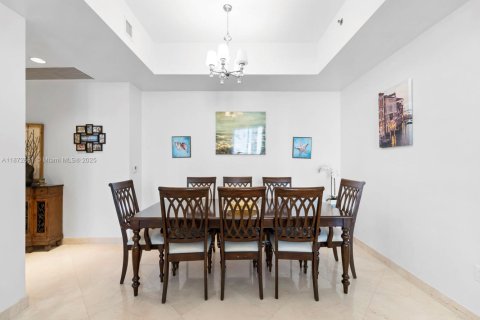 Condominio en venta en Sunny Isles Beach, Florida, 2 dormitorios, 133.31 m2 № 1980009 - foto 9