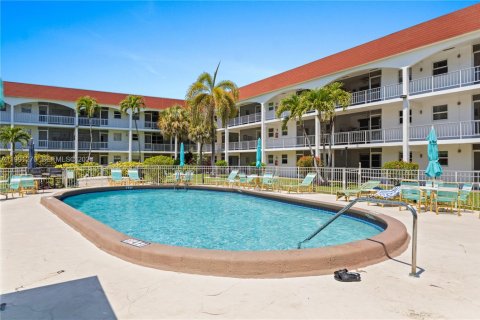 Купить кондоминиум в Халландейл-Бич, Флорида 1 спальня, 69.68м2, № 2052319 - фото 27