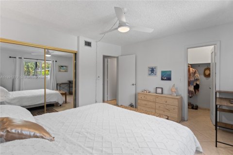 Купить кондоминиум в Халландейл-Бич, Флорида 1 спальня, 69.68м2, № 2052319 - фото 20