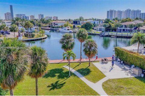 Купить кондоминиум в Халландейл-Бич, Флорида 1 спальня, 69.68м2, № 2052319 - фото 30