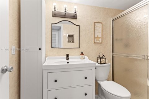 Купить кондоминиум в Халландейл-Бич, Флорида 1 спальня, 69.68м2, № 2052319 - фото 24