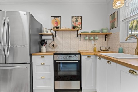 Купить кондоминиум в Халландейл-Бич, Флорида 1 спальня, 69.68м2, № 2052319 - фото 2