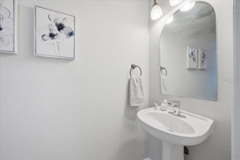 Купить таунхаус в Сент-Питерсберг, Флорида 3 комнаты, 134.99м2, № 2098949 - фото 25