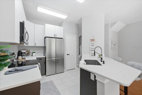 Купить таунхаус в Сент-Питерсберг, Флорида 3 комнаты, 134.99м2, № 2098949 - фото 16