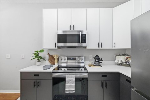 Купить таунхаус в Сент-Питерсберг, Флорида 3 комнаты, 134.99м2, № 2098949 - фото 13
