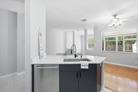 Купить таунхаус в Сент-Питерсберг, Флорида 3 комнаты, 134.99м2, № 2098949 - фото 20
