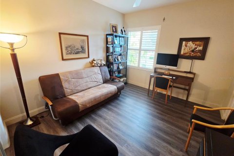 Condo in Naples, Florida, 2 bedrooms  № 2139158 - photo 15
