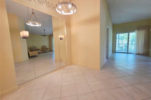 Condo in Naples, Florida, 2 bedrooms  № 2139158 - photo 26