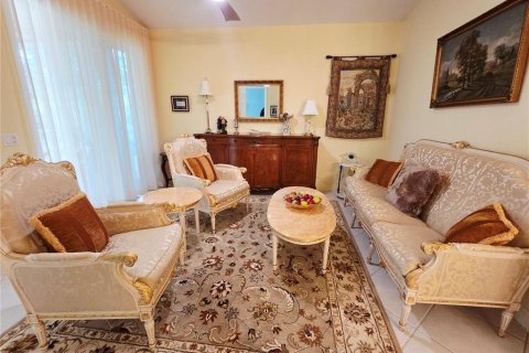 Condo in Naples, Florida, 2 bedrooms  № 2139158 - photo 24