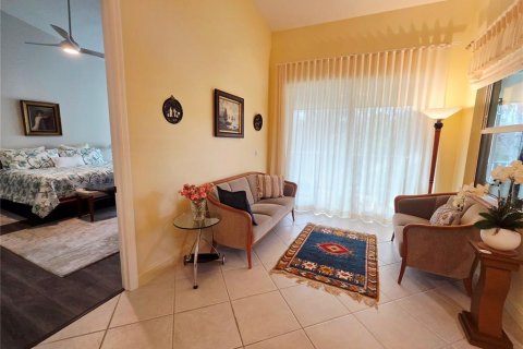 Condo in Naples, Florida, 2 bedrooms  № 2139158 - photo 21