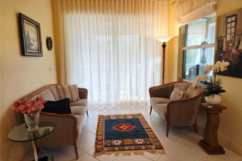 Condo in Naples, Florida, 2 bedrooms  № 2139158 - photo 25