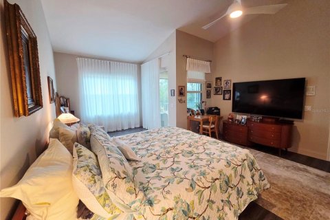 Condo in Naples, Florida, 2 bedrooms  № 2139158 - photo 8