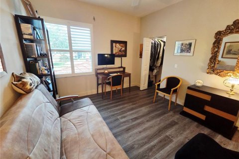 Condo in Naples, Florida, 2 bedrooms  № 2139158 - photo 14