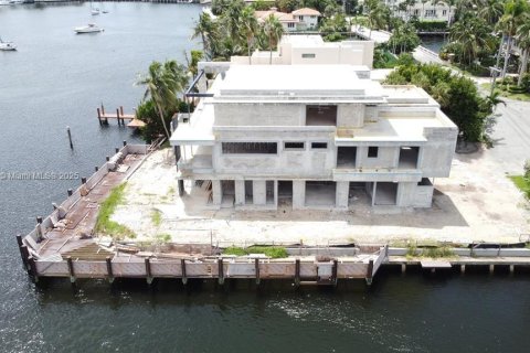 Villa ou maison à vendre à Fort Lauderdale, Floride: 7 chambres, 966.18 m2 № 1764934 - photo 15