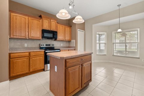 House in Orlando, Florida 4 bedrooms, 251.86 sq.m. № 1908834 - photo 8