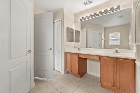 House in Orlando, Florida 4 bedrooms, 251.86 sq.m. № 1908834 - photo 12