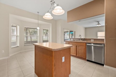 House in Orlando, Florida 4 bedrooms, 251.86 sq.m. № 1908834 - photo 9
