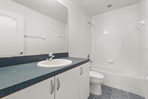 House in Orlando, Florida 4 bedrooms, 251.86 sq.m. № 1908834 - photo 17