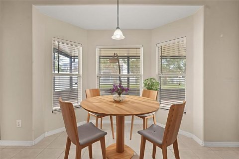 House in Orlando, Florida 4 bedrooms, 251.86 sq.m. № 1908834 - photo 4