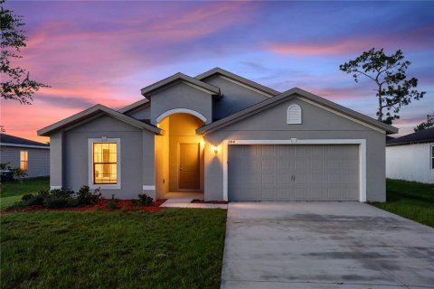 House in Poinciana, Florida 4 bedrooms, 173.63 sq.m. № 2284895