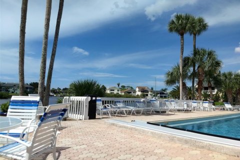 Touwnhouse à vendre à New Port Richey, Floride: 3 chambres, 183.2 m2 № 2406529 - photo 28